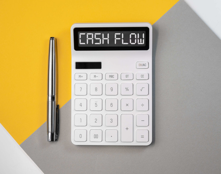 Calculator showing a cash flow text